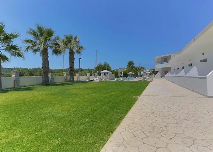 Апартаменты Rosie's 4 *