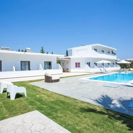 Rosie's 4 Faliraki