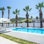 Rosie's 4 *